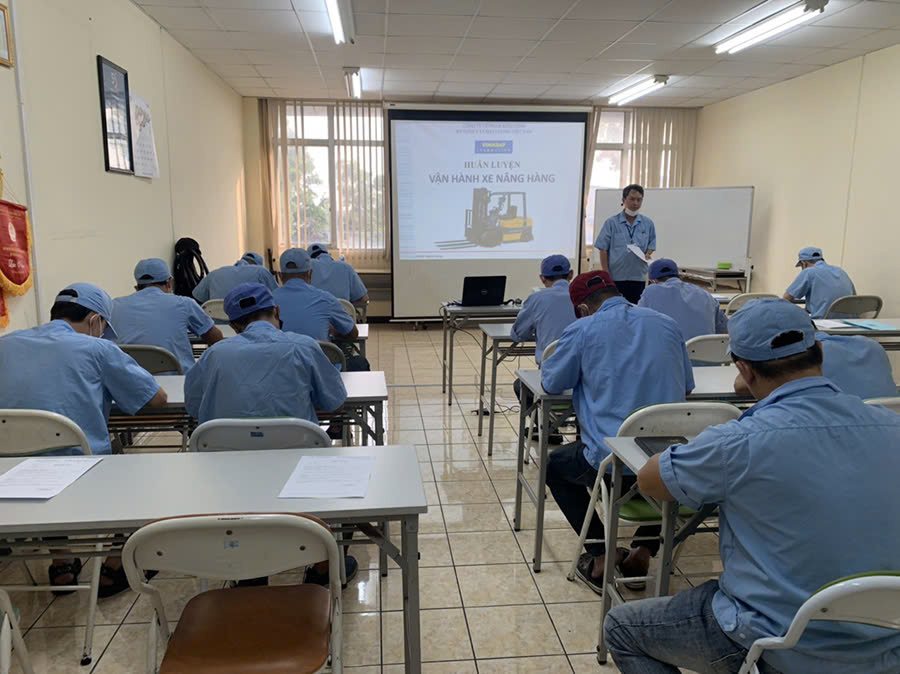 Huấn luyện ATVSLĐ vận hành xe nâng